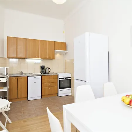 Apartments With 2 Bathrooms- 5 Minutes From Old Town - 102 M2 Prague Exterior photo