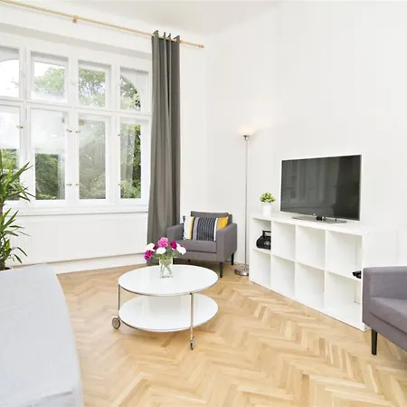 Apartments With 2 Bathrooms- 5 Minutes From Old Town - 102 M2 Prague Exterior photo