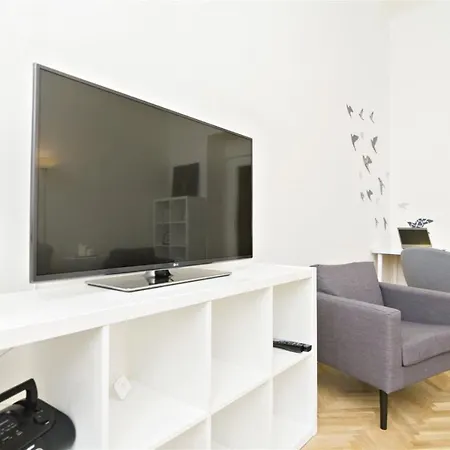 Apartments With 2 Bathrooms- 5 Minutes From Old Town - 102 M2 Prague Exterior photo