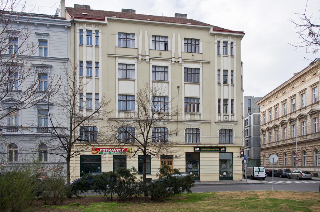 With 2 Bathrooms- 5 Minutes From Old Town - 102 M2 Praha