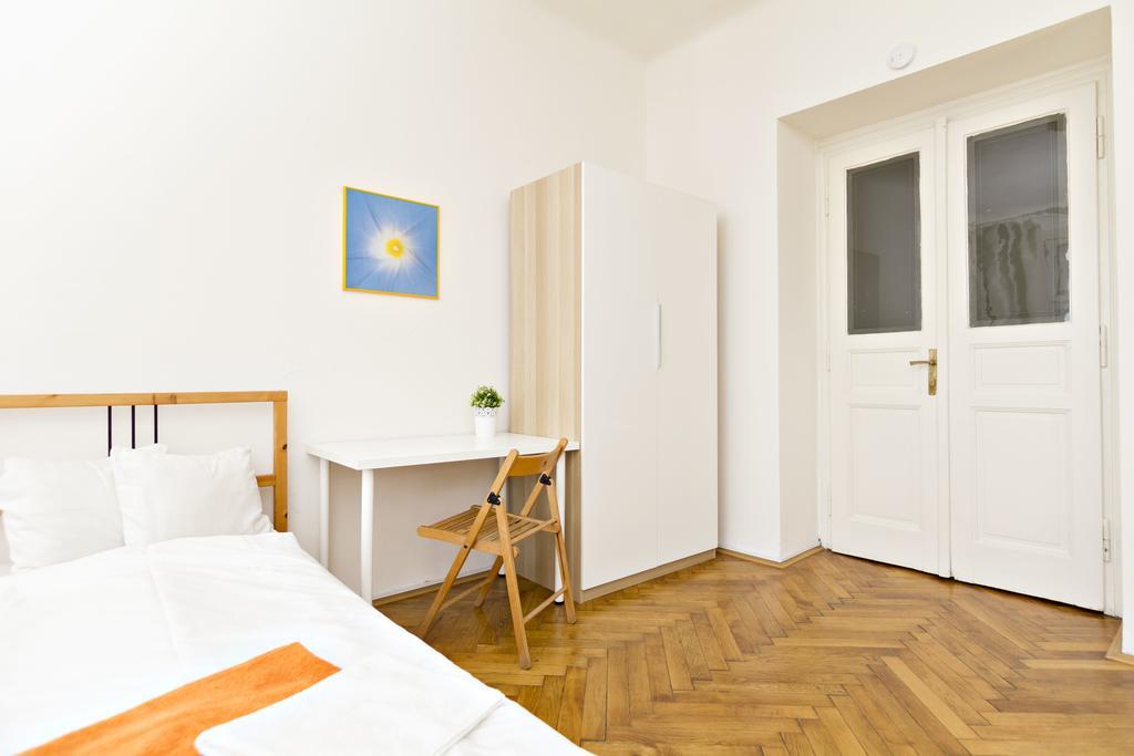 With 2 Bathrooms- 5 Minutes From Old Town - 102 M2 Praha