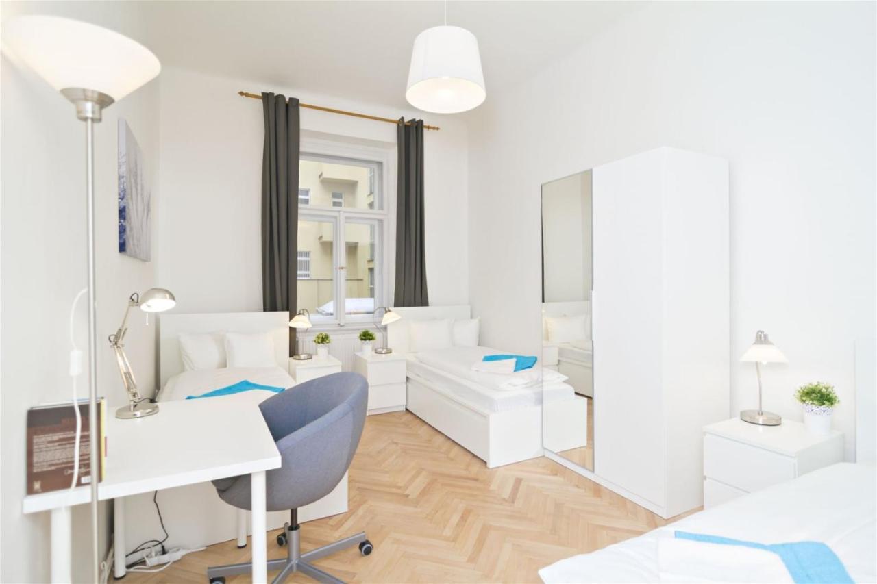 With 2 Bathrooms- 5 Minutes From Old Town - 102 M2 * Praha