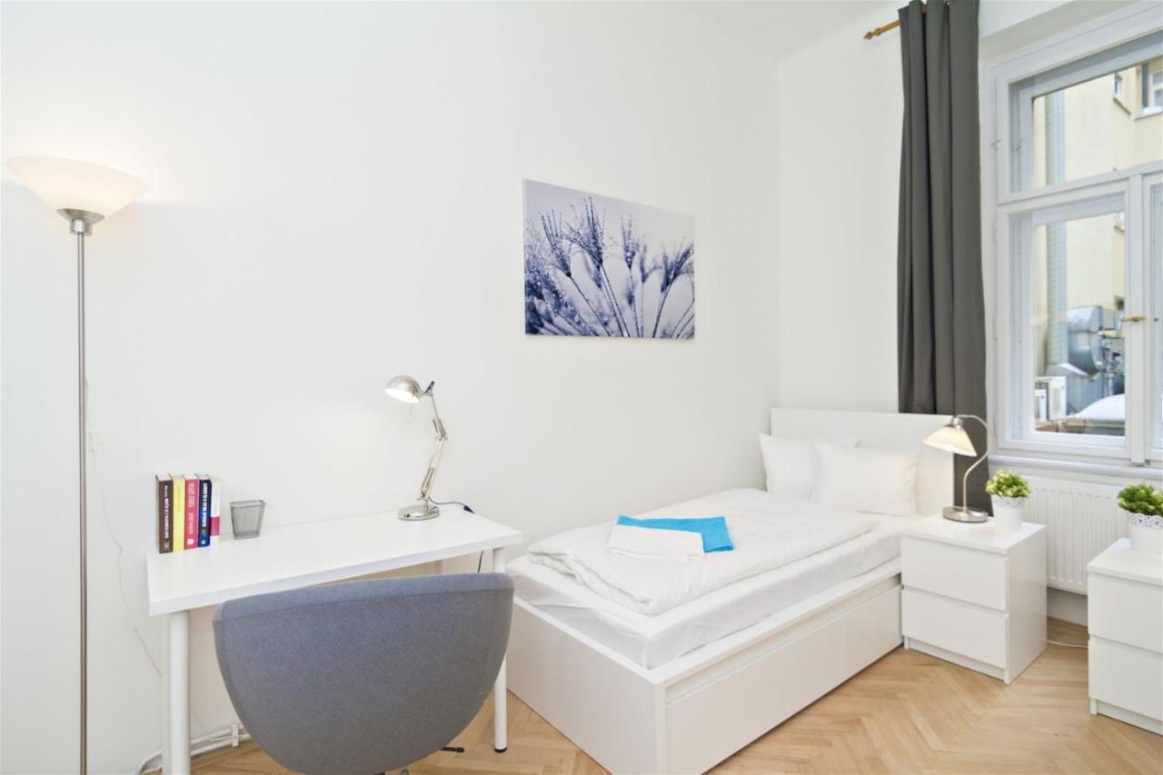 With 2 Bathrooms- 5 Minutes From Old Town - 102 M2 Praha