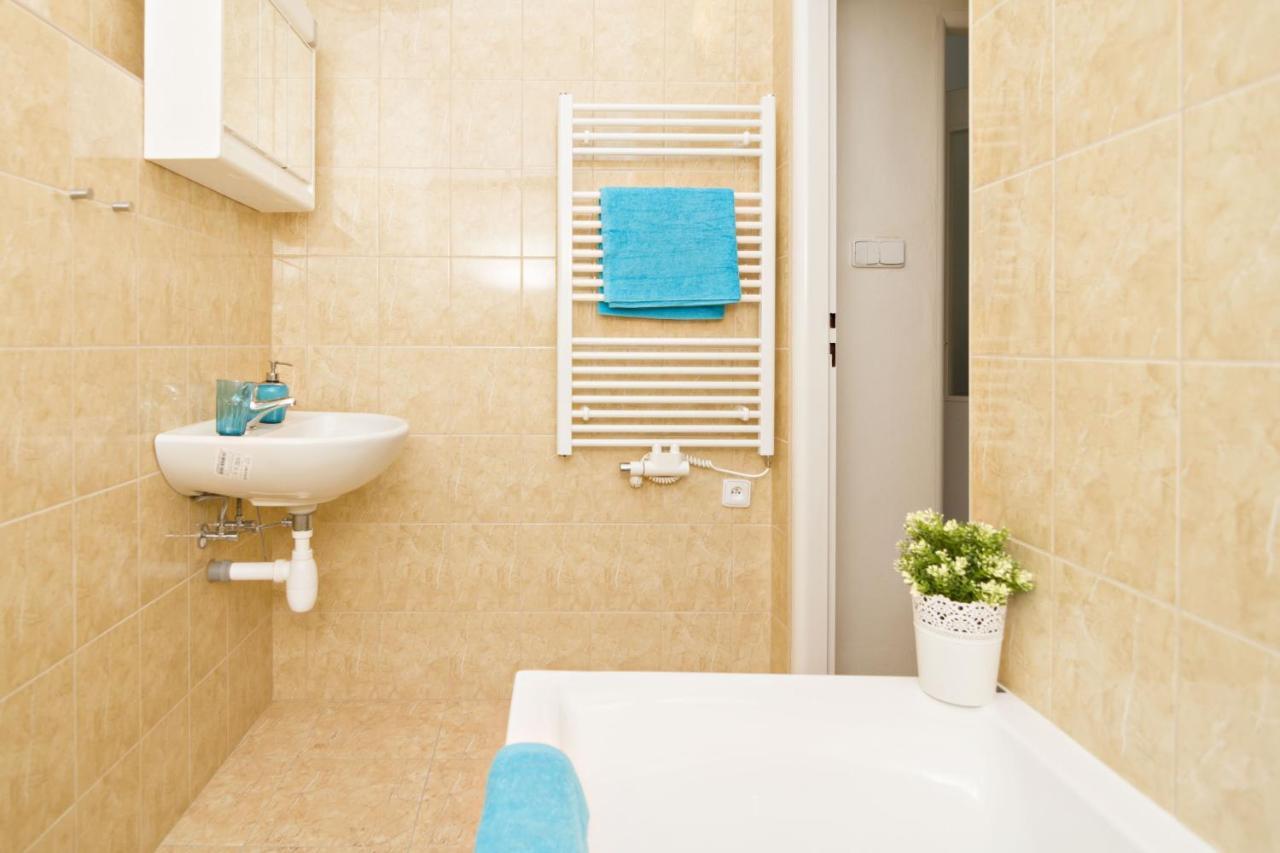 With 2 Bathrooms- 5 Minutes From Old Town - 102 M2